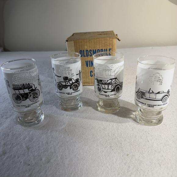 Other - Vintage Oldsmobile 75th Anniversary Glasses Set of 4 w/ Box Classic Cars